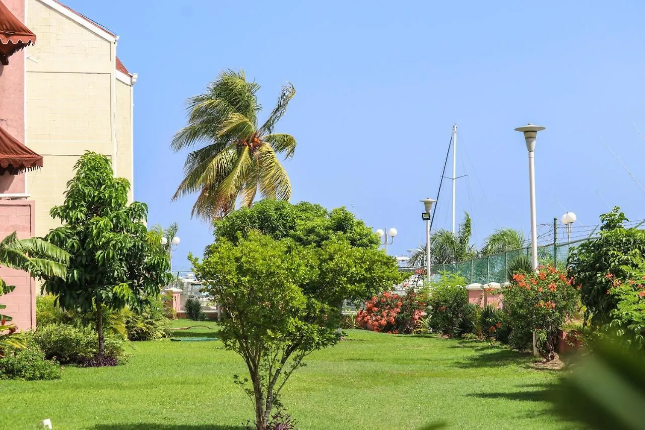 Fisherman Point Beach Resort أوشو ريوس جامايكا